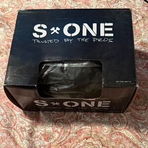 S1 Helmet Box